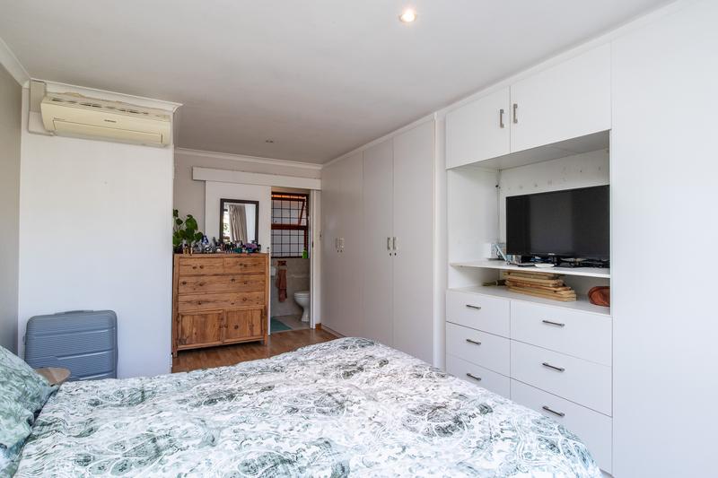 To Let 3 Bedroom Property for Rent in Lakeside Western Cape
